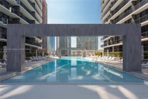 45 Sw 9th St 1004, Miami