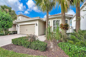 4685 Greenway Dr, Hollywood, FL 33021, Sold 03/04/25