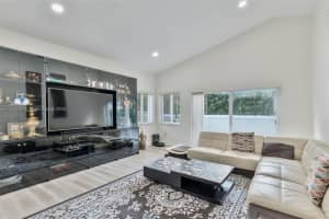 213 101st Ave, Plantation, FL 33324, Sold 04/28/25
