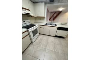 10245 NW 9th St Cir Apt 207-9, Miami, FL 33172, Sold 08/14/25