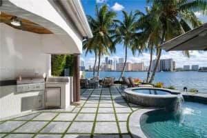 3914 Island Estates Dr, Aventura