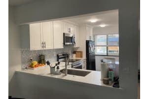 187 Lakeview Dr, Weston, FL 33326, Sold 03/13/25