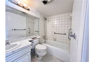711 S Hollybrook Dr, Pembroke Pines, FL 33025, Sold 02/27/25