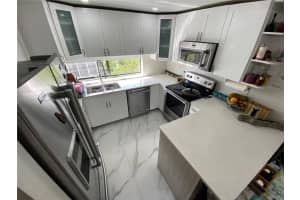 17021 N Bay Rd APT 627, Sunny Isles Beach, FL 33160, Sold 04/30/25