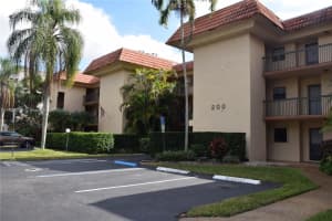 200 Jacaranda Country Club Dr, Plantation, FL 33324, Sold 03/07/25