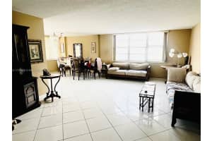 250 174th St APT 317, Sunny Isles Beach, FL 33160, - MLS#A11727630
