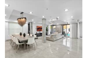 21220 Ne 32nd Pl, Aventura