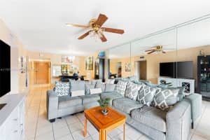 305 W 68th St, Hialeah, FL 33014, Sold 03/20/25