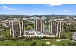 20301 W Country Club Dr Ph25, Aventura