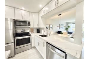3405 NW 48th Ave APT 407, Lauderdale Lakes, FL 33319, - MLS#A11727923