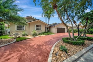 8482 NW 166th Terrace, Hialeah, FL 33016, Sold 03/04/25