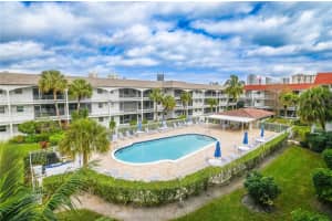 541 Blue Heron Dr 319, Hallandale Beach