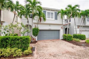 20953 NE 30th Ct, Aventura, FL 33180, Sold 04/30/25
