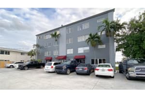 1060 Crystal Lake Dr APT 304, Pompano Beach, FL 33064, Sold 07/29/25