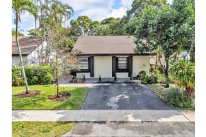 1501 W Sandpiper Cir, Pembroke Pines, FL 33026, Sold 03/05/25