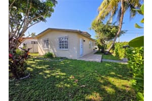 7200 Nw 4th St Miami, FL 33126 - MLS#A11728278