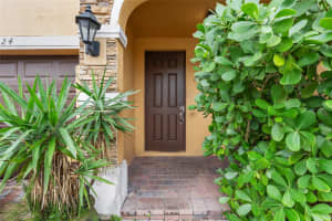3724 NE 3rd Ct, Homestead, FL 33033, Sold 03/31/25
