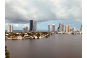 3600 Mystic Pointe 1801, Aventura
