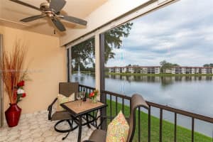 9423 S Hollybrook Lake Dr, Pembroke Pines, FL 33025, Sold 03/25/25