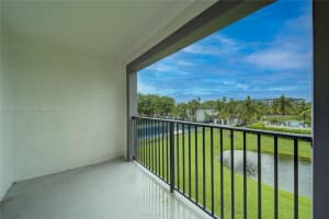4560 NW 107th Ave APT 308, Doral, FL 33178, Sold 05/01/25