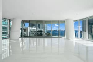 300 Biscayne Blvd Way, Miami, FL 33131, Sold 05/23/25