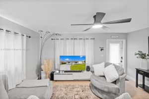 4805 NW 25th Terrace, Fort Lauderdale, FL 33309, - MLS#A11728856