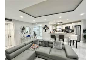 6655 W Broward Blvd 201, Plantation, FL 33317 - MLS#A11729008