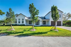 11001 SW 74th Ave, Pinecrest, FL 33156 - MLS#A11729019