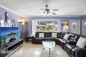 2070 Nw 84th Ter Pembroke Pines, FL 33024 - MLS#A11729106