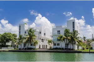 1975 Calais Dr 5, Miami Beach