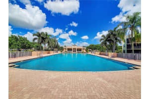 7518 Fairfax Dr, Tamarac, FL 33321, Sold 05/22/25