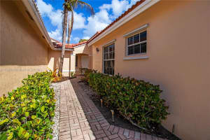 17953 SW 11th St, Pembroke Pines, FL 33029, Sold 04/07/25