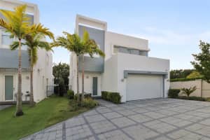10390 NW 67th Terrace, Doral, FL 33178, Sold 03/07/25