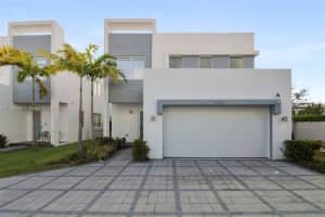 10390 NW 67th Terrace, Doral, FL 33178, Sold 03/07/25