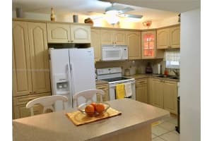 611 S Hollybrook Dr APT 201, Pembroke Pines, FL 33025, - MLS#A11729564