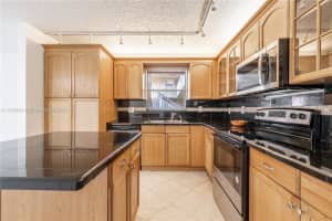 4528 SW 54th St, Fort Lauderdale, FL 33314, Sold 04/11/25
