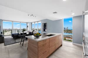 16385 Biscayne Blvd, North Miami Beach, FL 33160, Sold 05/16/25