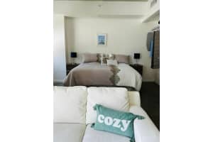 133 SE 2nd Ave, Miami, FL 33131, Sold 04/25/25