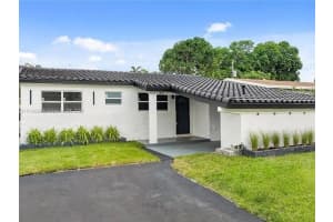 305 SW 7th Ct, Hallandale Beach, FL 33009, Sold 04/28/25