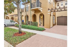 4413 Morgan Ln, Cooper City, FL 33328, Sold 03/31/25