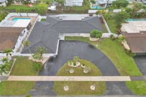 517 S Rainbow Dr, Hollywood, FL 33021, Sold 04/15/25