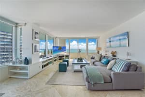 400 South Pointe Dr, Miami Beach, FL 33139, Sold 01/22/25