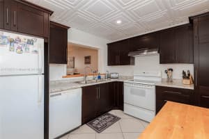 301 NE 14th Ave, Hallandale Beach, FL 33009, Sold 05/19/25
