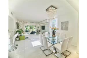 4400 Hillcrest Dr, Hollywood, FL 33021, Sold 04/22/25