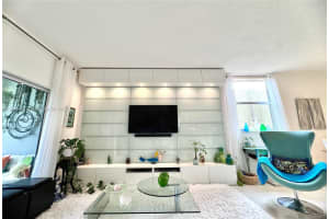 4400 Hillcrest Dr, Hollywood, FL 33021, Sold 04/22/25