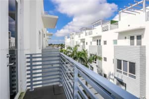 9145 NW 33rd St, Doral, FL 33172, Sold 03/27/25