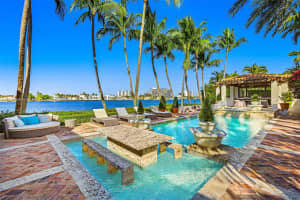 68 Lagorce Cir, Miami Beach, FL 33141, Sold 08/14/25