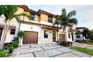 15585 NW 91st Ct, Miami Lakes, FL 33018, Sold 04/30/25
