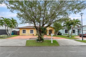 16911 NW 87th Ct, Miami Lakes, FL 33018, Sold 04/25/25
