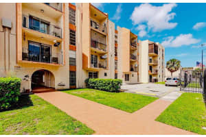 1051 Sw 1st St 106, Miami